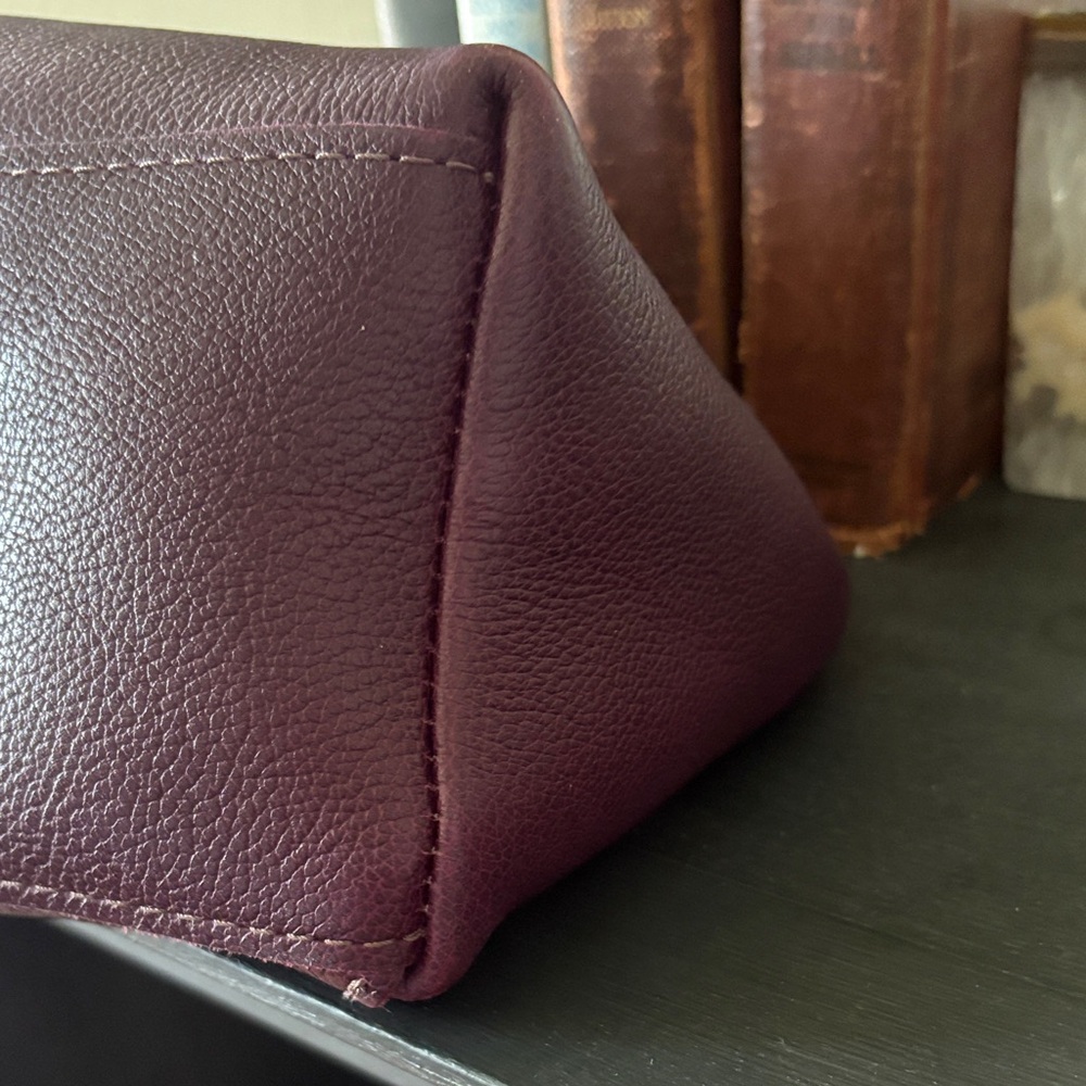Portland Leather Goods Naomi Shoulder Bag in plum large - Picture 10 of 11
